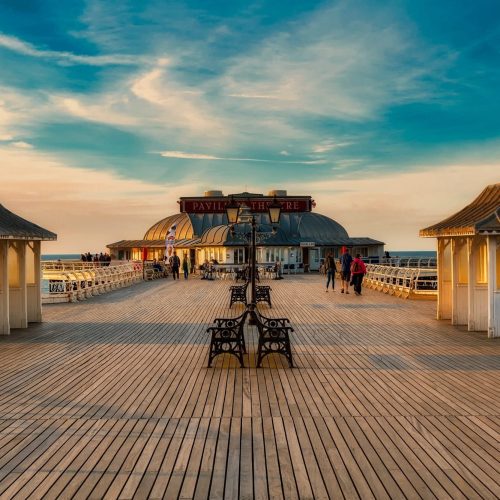 benches-clouds-dawn-462124